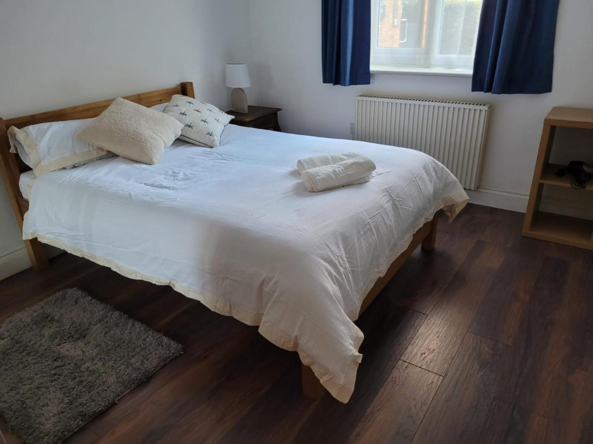 Comfortable Two Bedroom Modern Apartment لندن المظهر الخارجي الصورة