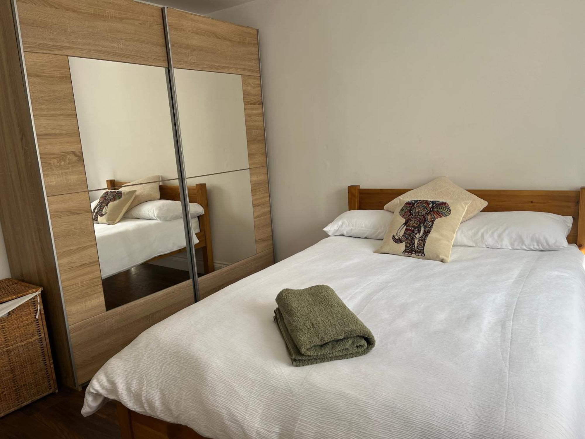 Comfortable Two Bedroom Modern Apartment لندن المظهر الخارجي الصورة